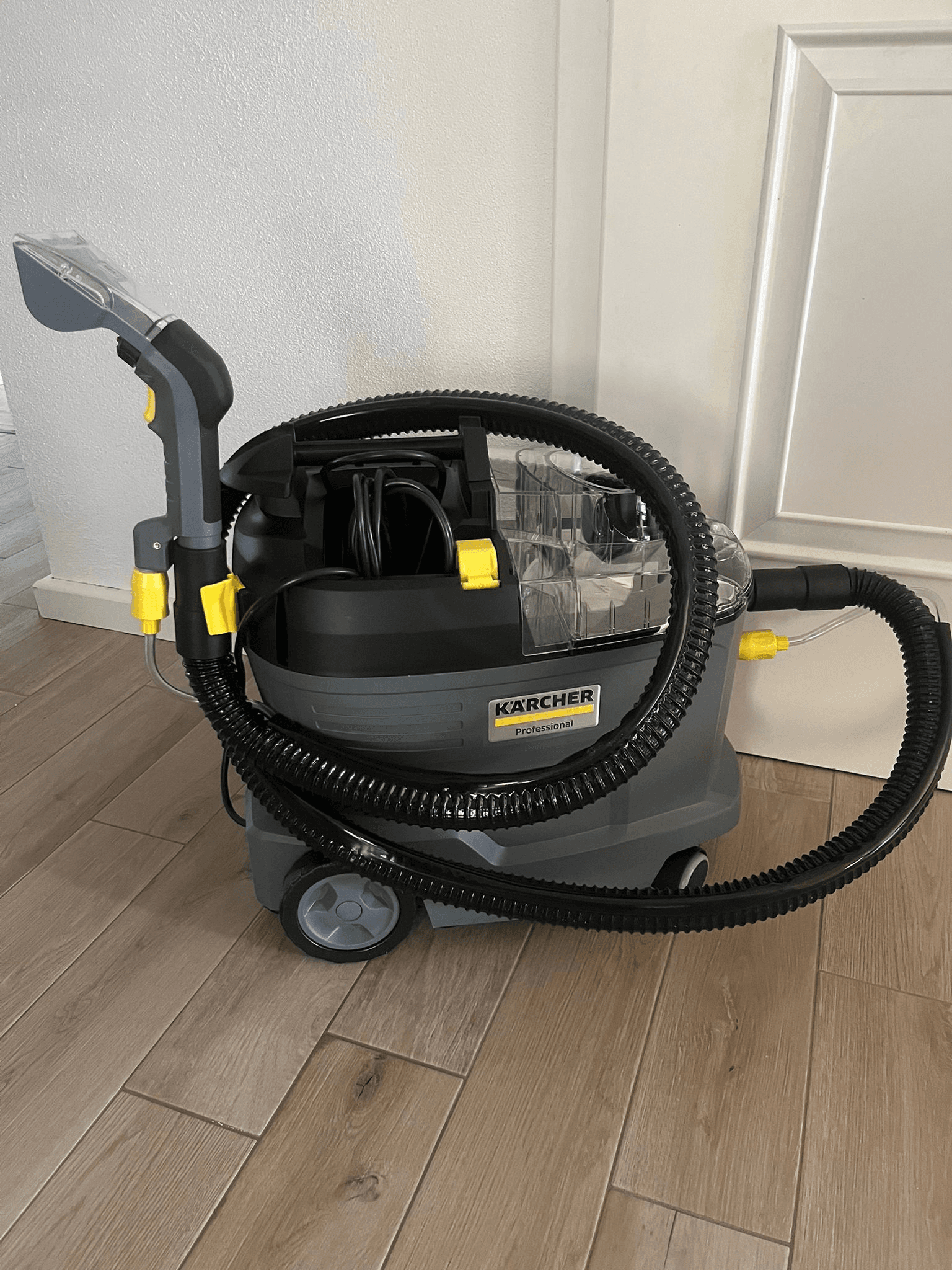 Kärcher Puzzi 8/1 mieten